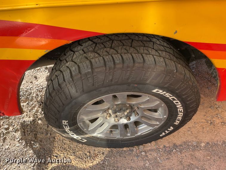 image for item LP9193 2015 Chevrolet Silverado 3500HD  utility bed pickup truck