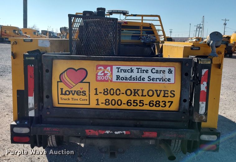 image for item LP9196 2015 Chevrolet Silverado 3500HD  utility bed pickup truck