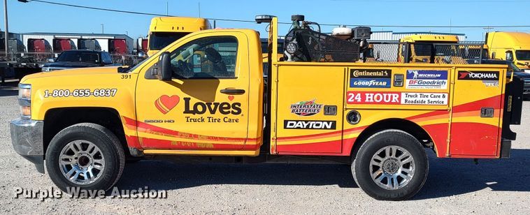 image for item LP9196 2015 Chevrolet Silverado 3500HD  utility bed pickup truck