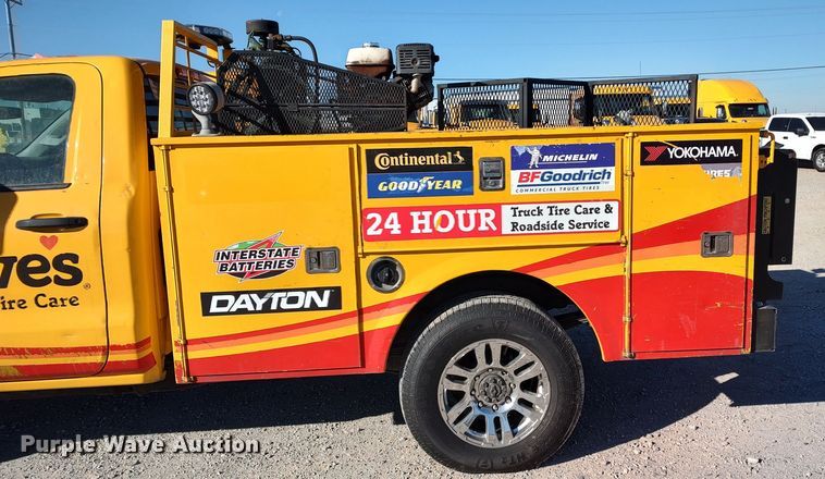 image for item LP9196 2015 Chevrolet Silverado 3500HD  utility bed pickup truck