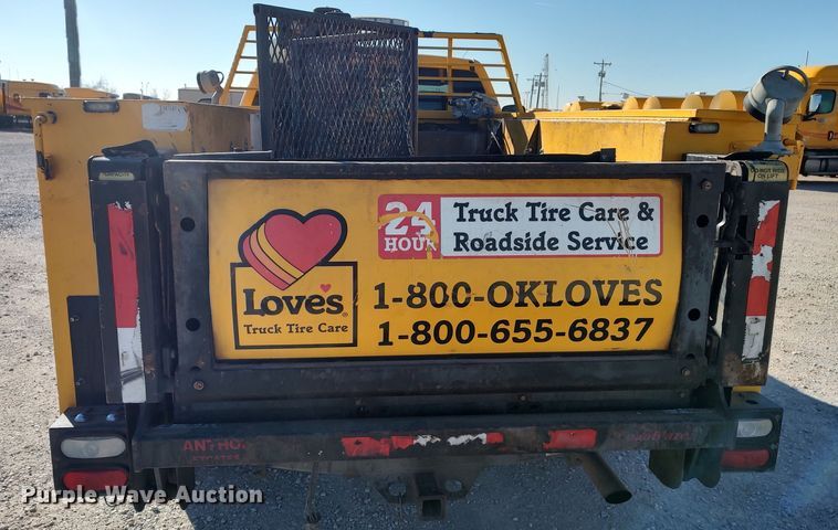 image for item LP9196 2015 Chevrolet Silverado 3500HD  utility bed pickup truck