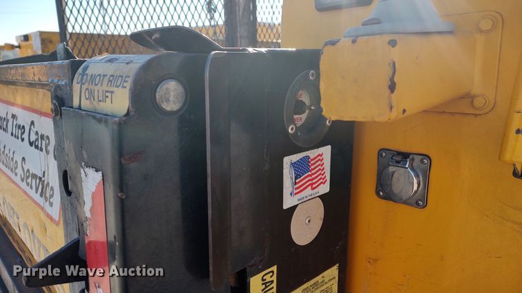 image for item LP9196 2015 Chevrolet Silverado 3500HD  utility bed pickup truck