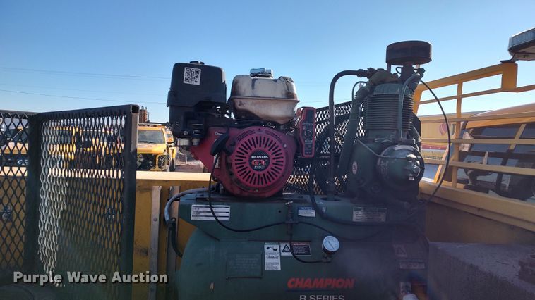 image for item LP9196 2015 Chevrolet Silverado 3500HD  utility bed pickup truck