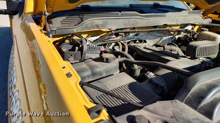 image for item LP9196 2015 Chevrolet Silverado 3500HD  utility bed pickup truck