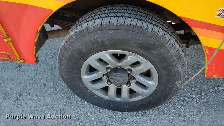 image for item LP9196 2015 Chevrolet Silverado 3500HD  utility bed pickup truck