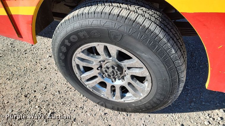 image for item LP9196 2015 Chevrolet Silverado 3500HD  utility bed pickup truck