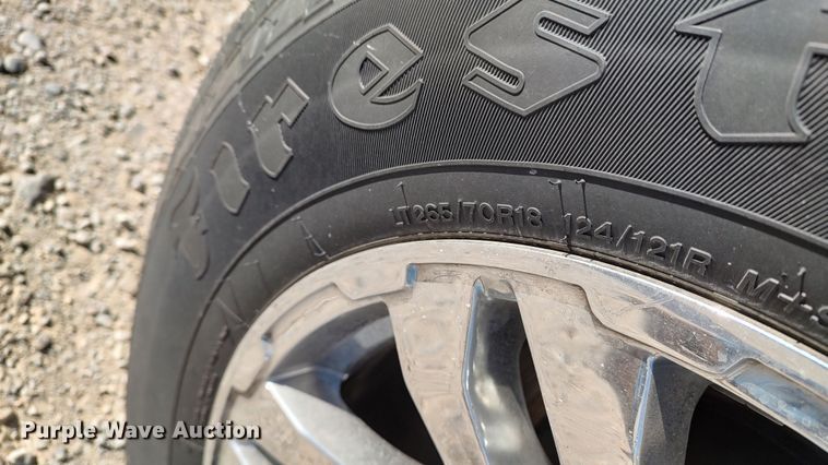 image for item LP9196 2015 Chevrolet Silverado 3500HD  utility bed pickup truck