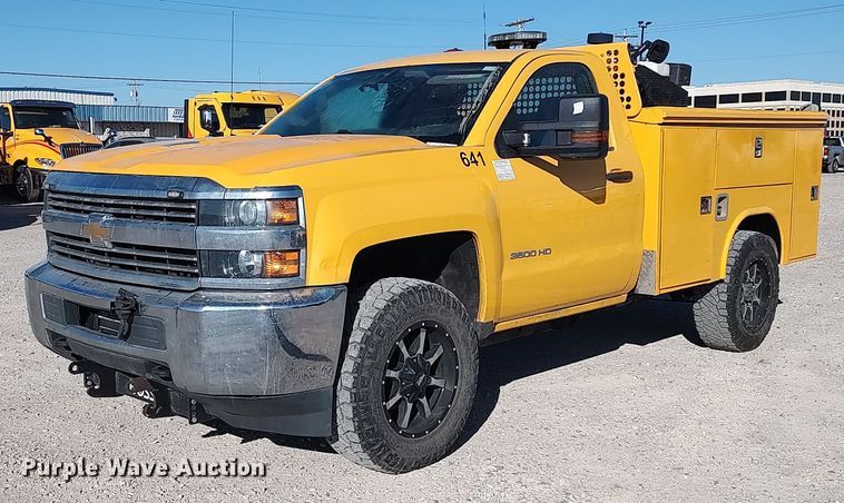 image for item LP9199 2018 Chevrolet Silverado 3500HD  utility bed pickup truck