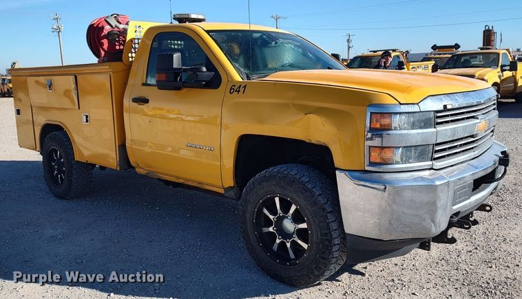 image for item LP9199 2018 Chevrolet Silverado 3500HD  utility bed pickup truck