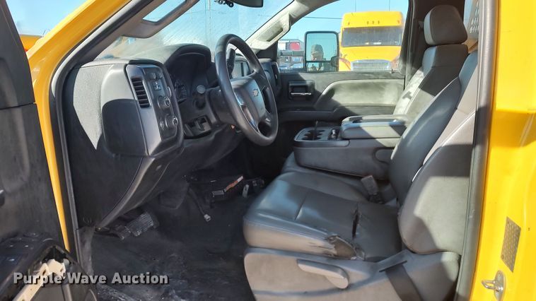 image for item LP9199 2018 Chevrolet Silverado 3500HD  utility bed pickup truck