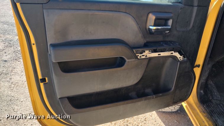image for item LP9199 2018 Chevrolet Silverado 3500HD  utility bed pickup truck