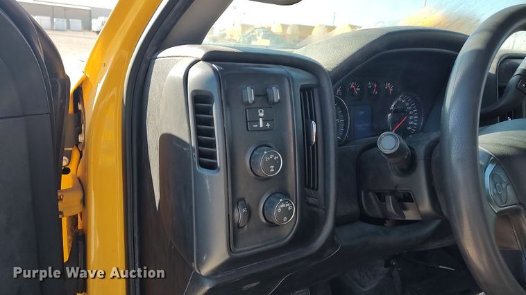 image for item LP9199 2018 Chevrolet Silverado 3500HD  utility bed pickup truck