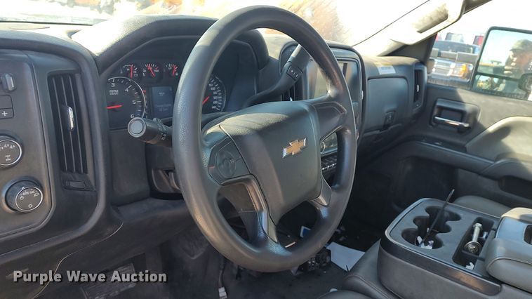 image for item LP9199 2018 Chevrolet Silverado 3500HD  utility bed pickup truck