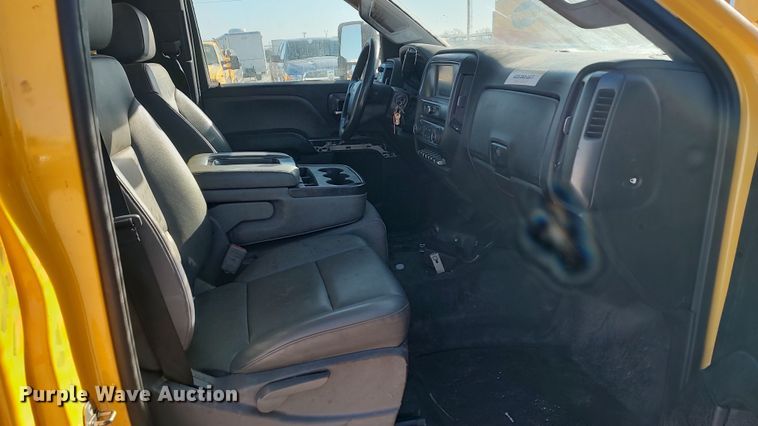 image for item LP9199 2018 Chevrolet Silverado 3500HD  utility bed pickup truck