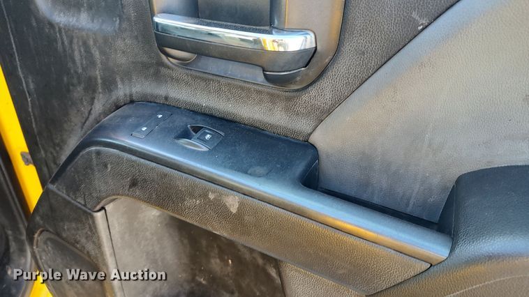 image for item LP9199 2018 Chevrolet Silverado 3500HD  utility bed pickup truck