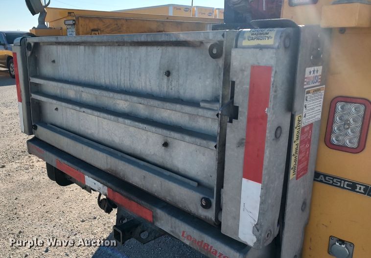 image for item LP9199 2018 Chevrolet Silverado 3500HD  utility bed pickup truck