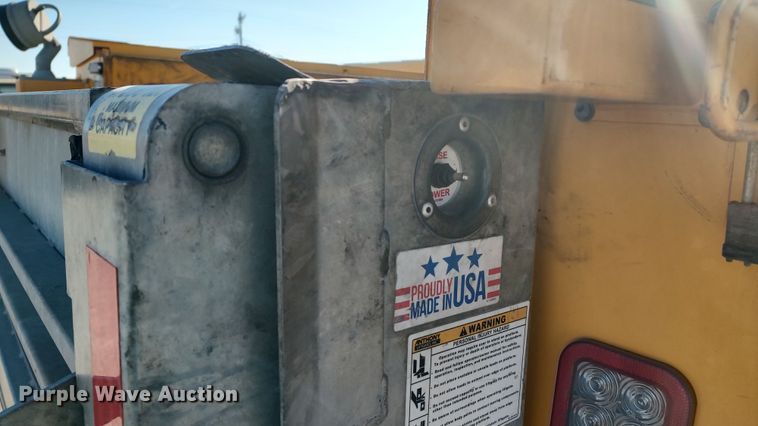 image for item LP9199 2018 Chevrolet Silverado 3500HD  utility bed pickup truck