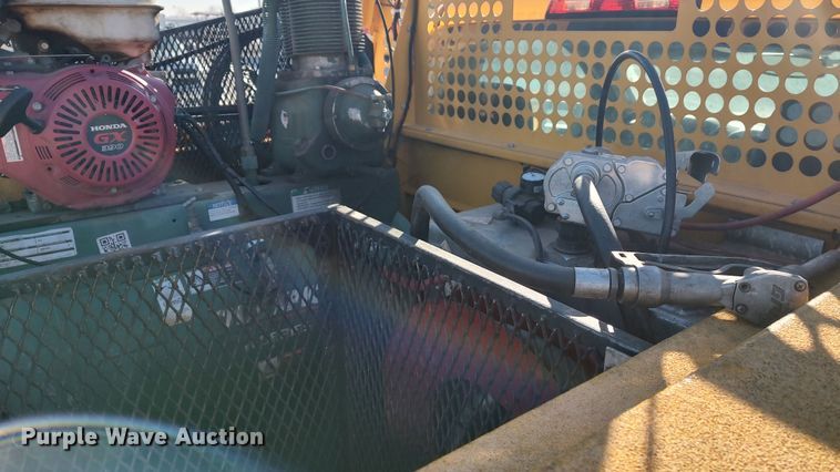 image for item LP9199 2018 Chevrolet Silverado 3500HD  utility bed pickup truck