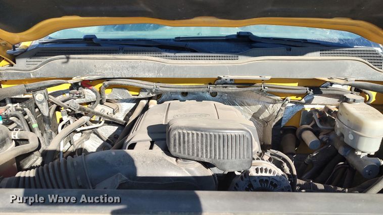 image for item LP9199 2018 Chevrolet Silverado 3500HD  utility bed pickup truck