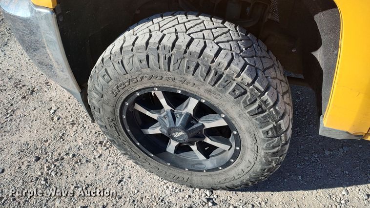 image for item LP9199 2018 Chevrolet Silverado 3500HD  utility bed pickup truck