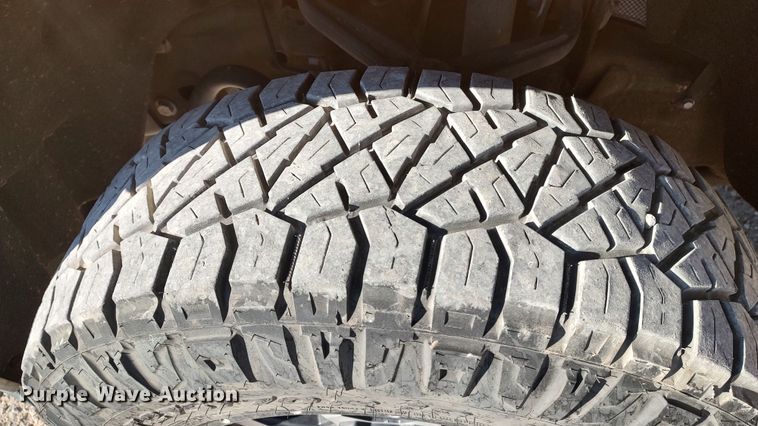 image for item LP9199 2018 Chevrolet Silverado 3500HD  utility bed pickup truck