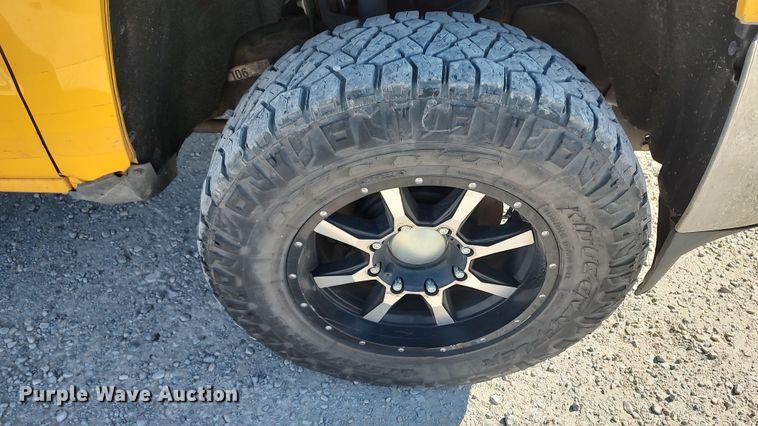 image for item LP9199 2018 Chevrolet Silverado 3500HD  utility bed pickup truck