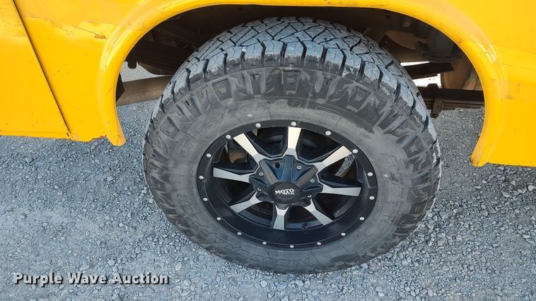 image for item LP9199 2018 Chevrolet Silverado 3500HD  utility bed pickup truck