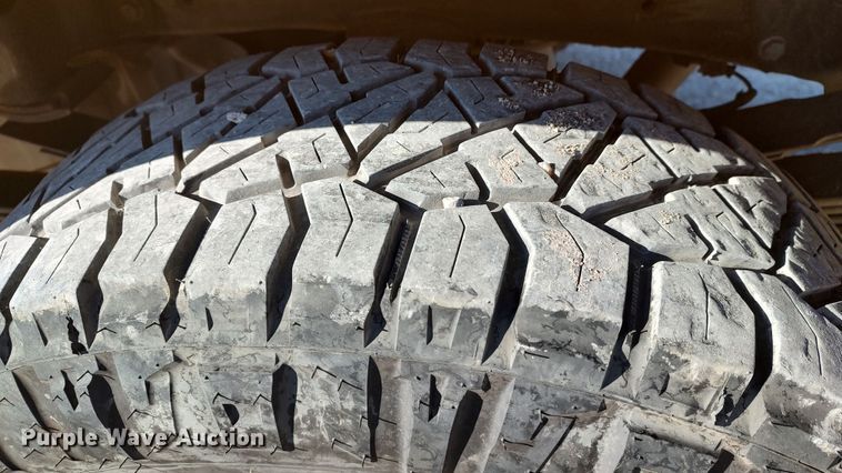 image for item LP9199 2018 Chevrolet Silverado 3500HD  utility bed pickup truck