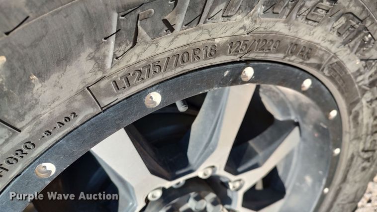 image for item LP9199 2018 Chevrolet Silverado 3500HD  utility bed pickup truck