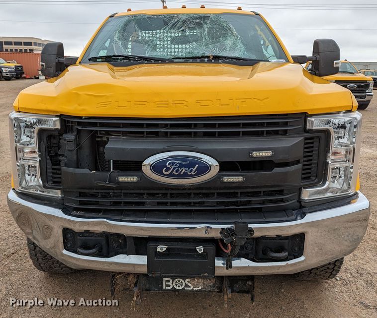 image for item LP9256 2019 Ford F350 Super Duty XL  utility bed pickup truck