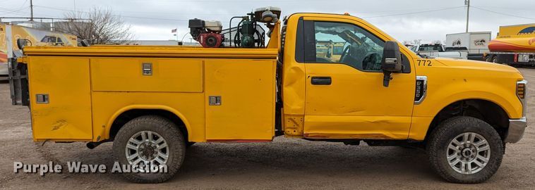 image for item LP9256 2019 Ford F350 Super Duty XL  utility bed pickup truck