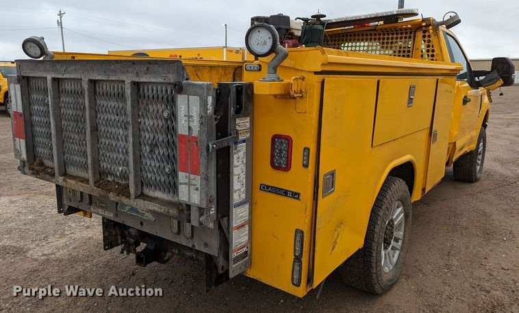 image for item LP9256 2019 Ford F350 Super Duty XL  utility bed pickup truck