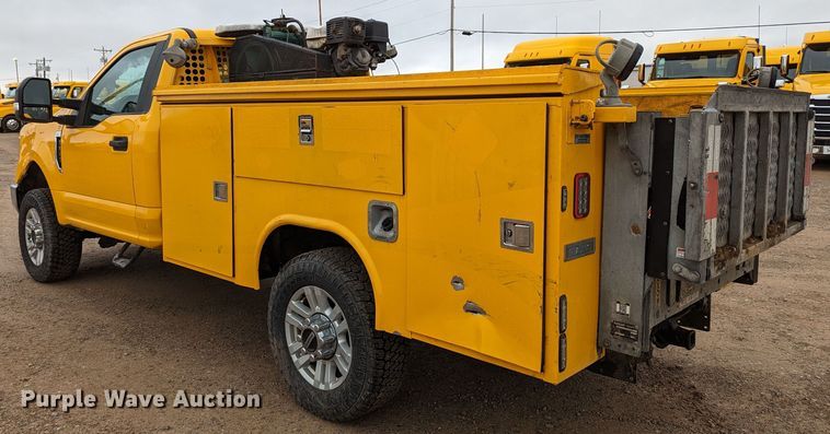 image for item LP9256 2019 Ford F350 Super Duty XL  utility bed pickup truck