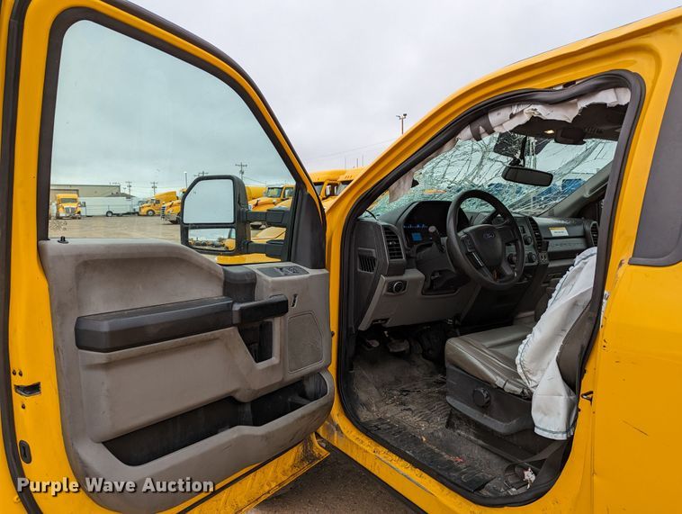 image for item LP9256 2019 Ford F350 Super Duty XL  utility bed pickup truck