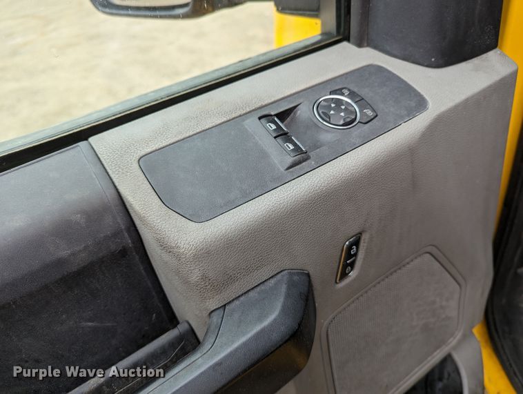 image for item LP9256 2019 Ford F350 Super Duty XL  utility bed pickup truck