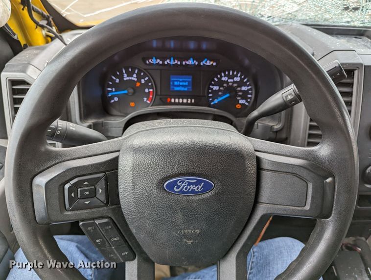 image for item LP9256 2019 Ford F350 Super Duty XL  utility bed pickup truck