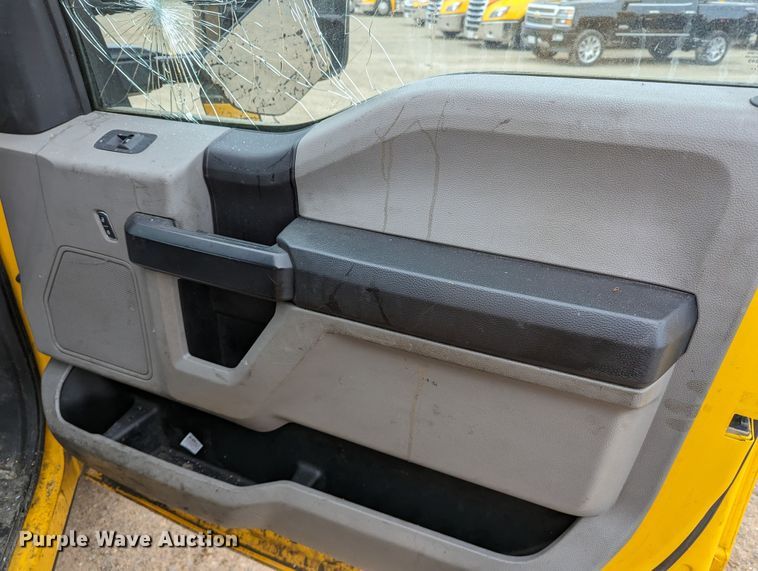 image for item LP9256 2019 Ford F350 Super Duty XL  utility bed pickup truck