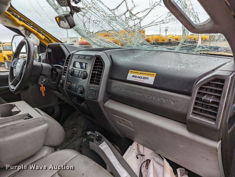 image for item LP9256 2019 Ford F350 Super Duty XL  utility bed pickup truck