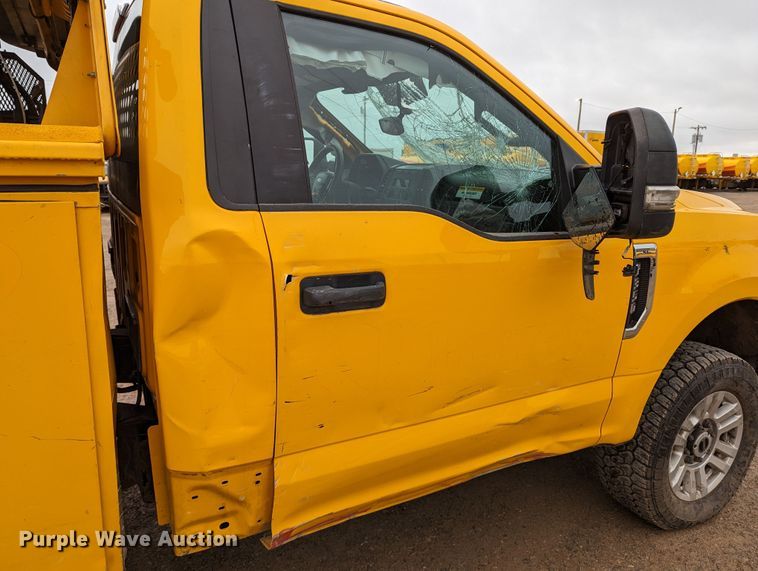 image for item LP9256 2019 Ford F350 Super Duty XL  utility bed pickup truck