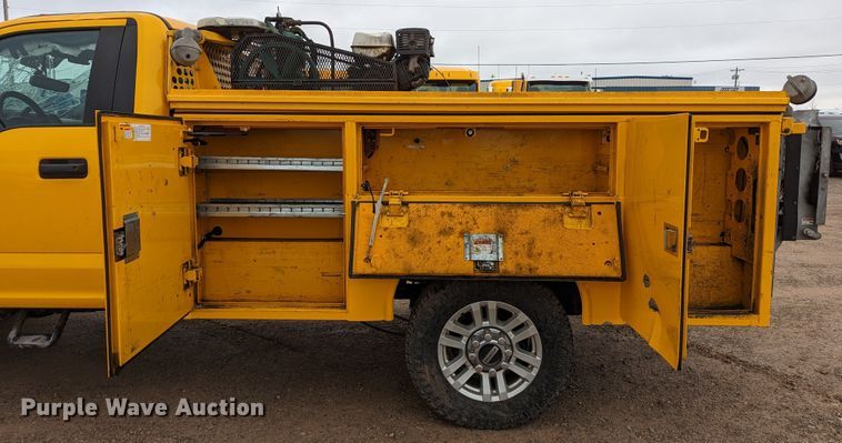 image for item LP9256 2019 Ford F350 Super Duty XL  utility bed pickup truck