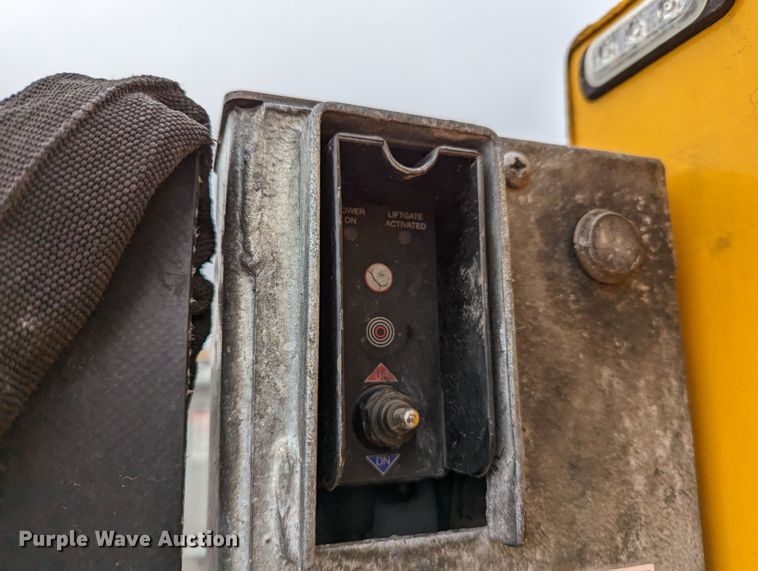 image for item LP9256 2019 Ford F350 Super Duty XL  utility bed pickup truck