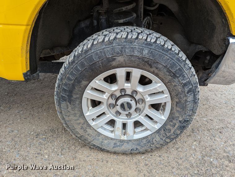 image for item LP9256 2019 Ford F350 Super Duty XL  utility bed pickup truck