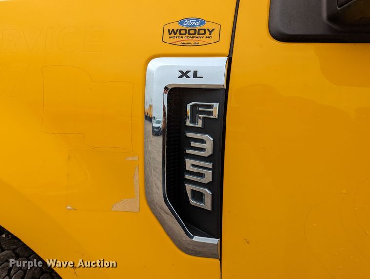 image for item LP9256 2019 Ford F350 Super Duty XL  utility bed pickup truck