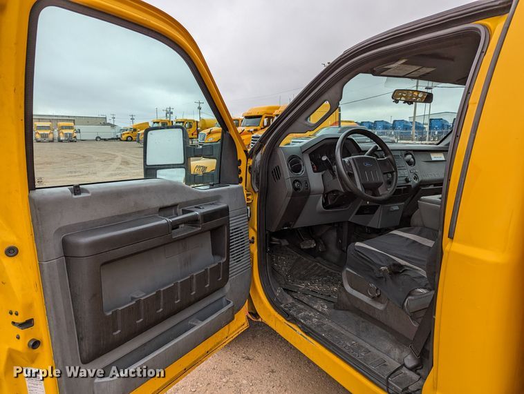 image for item LP9260 2016 Ford F350 Super Duty XL  utility bed pickup truck