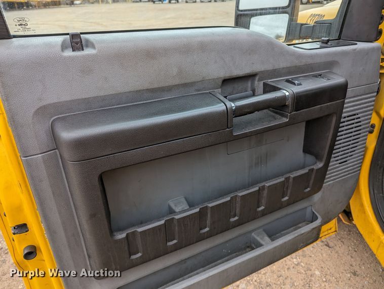 image for item LP9260 2016 Ford F350 Super Duty XL  utility bed pickup truck