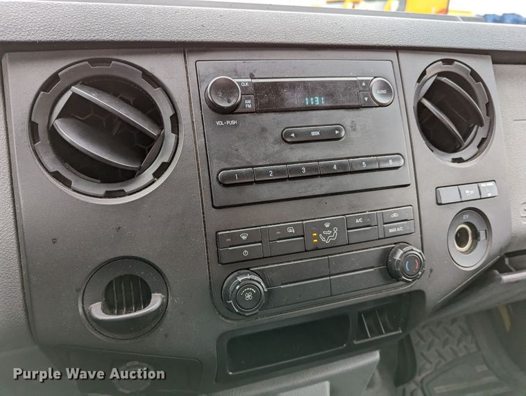 image for item LP9260 2016 Ford F350 Super Duty XL  utility bed pickup truck