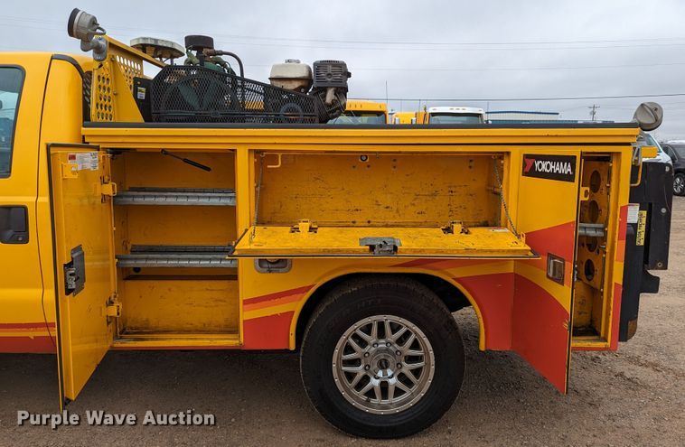 image for item LP9260 2016 Ford F350 Super Duty XL  utility bed pickup truck