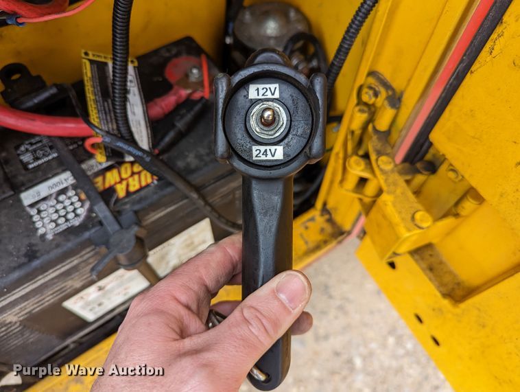 image for item LP9260 2016 Ford F350 Super Duty XL  utility bed pickup truck