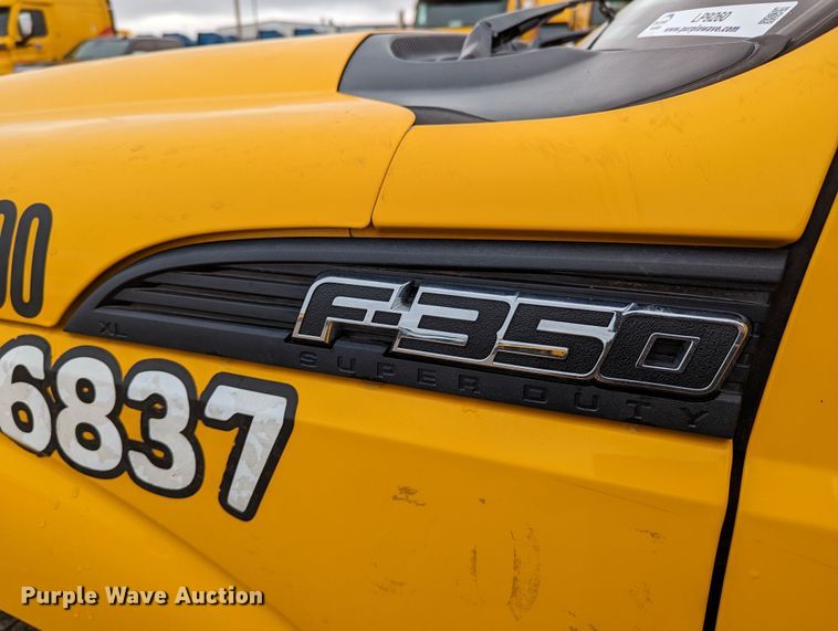 image for item LP9260 2016 Ford F350 Super Duty XL  utility bed pickup truck