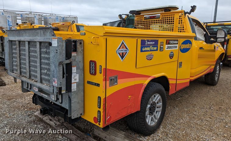 image for item LP9261 2019 Ford F350 Super Duty XL  utility bed pickup truck